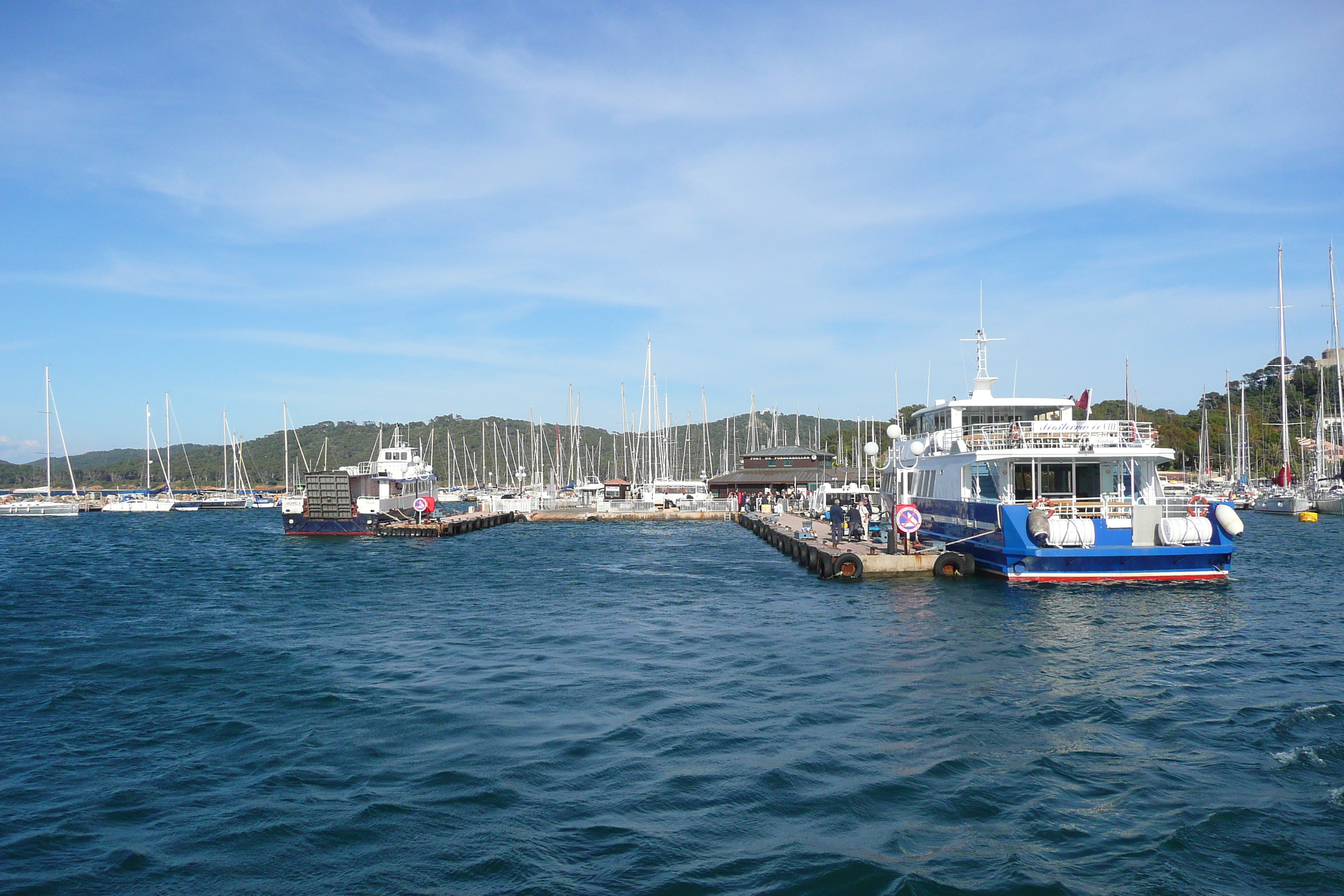 照片 法国(France) 波克罗勒岛(Porquerolles Island) 波克罗勒港(Porquerolles harbour) 2008-05 56