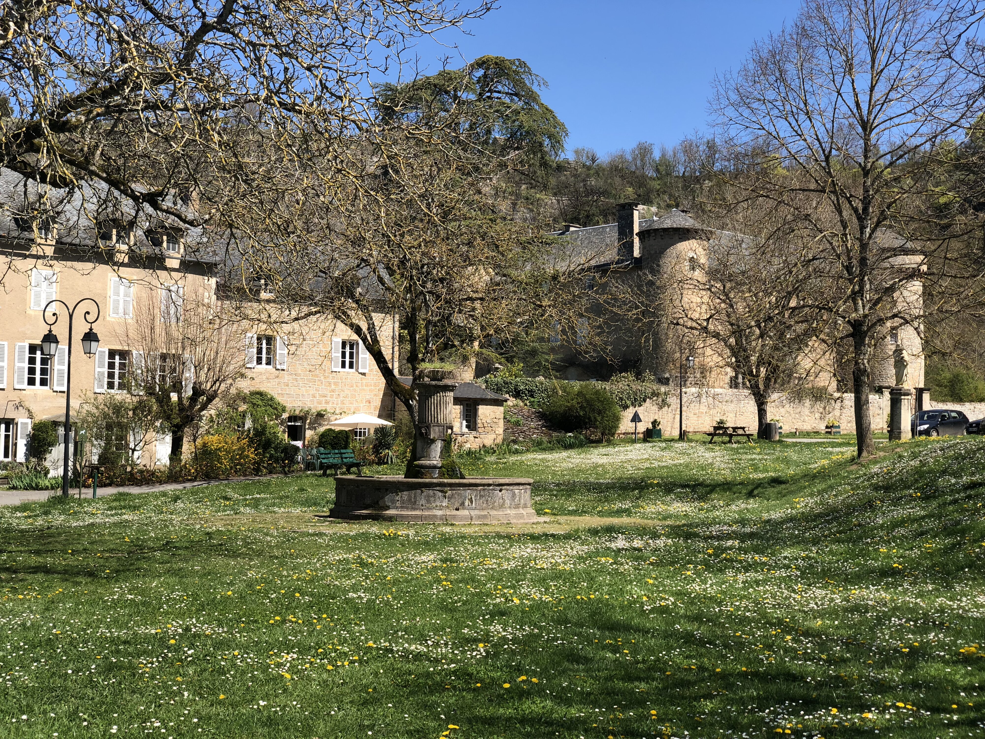 照片 法国(France) 萨勒拉苏尔斯(Salles la Source) 2018-04 54