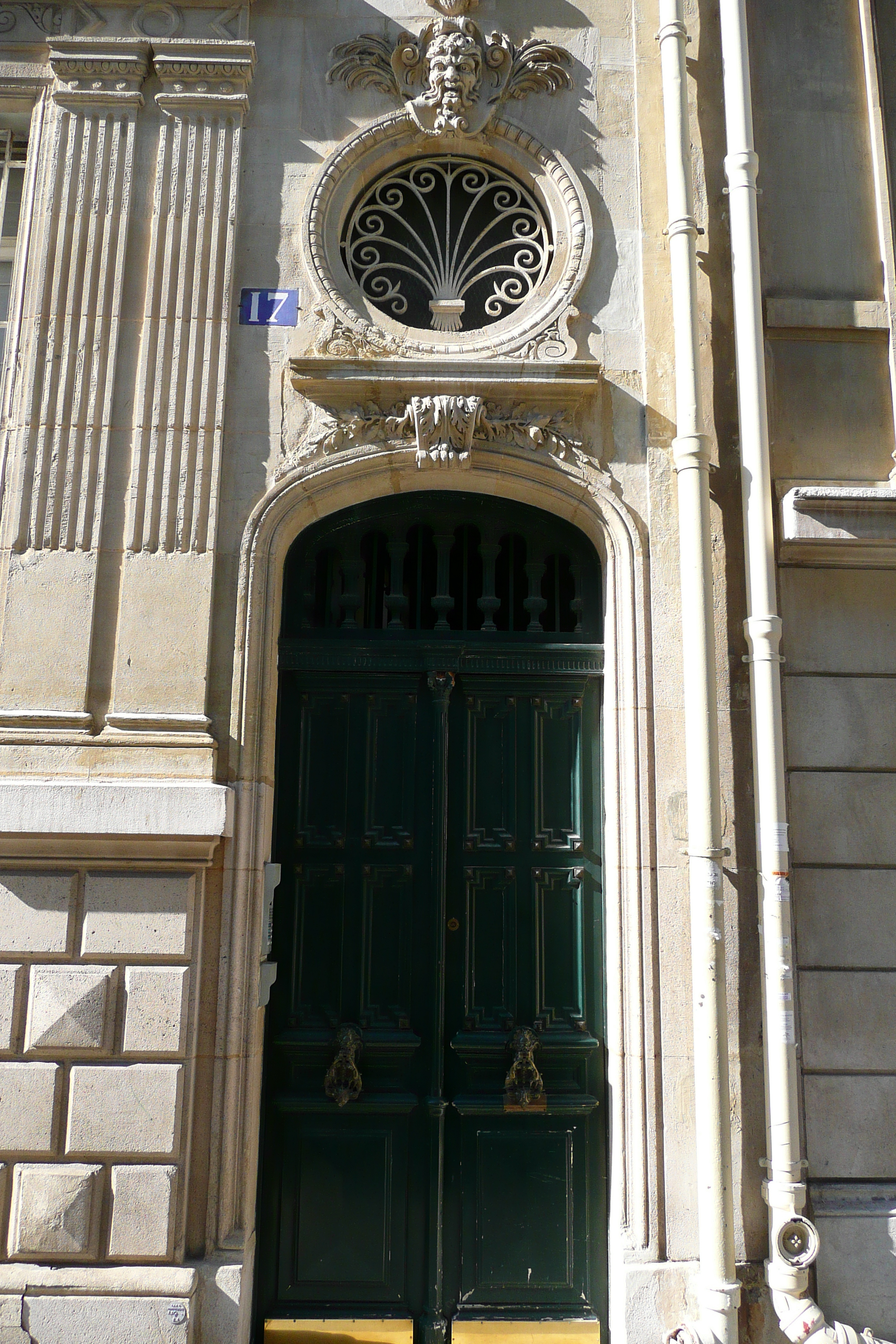 照片 法国(France) 巴黎(Paris) 第十七区(17th Arrondissement) 福尔图尼街(Rue Fortuny) 2007-09 13