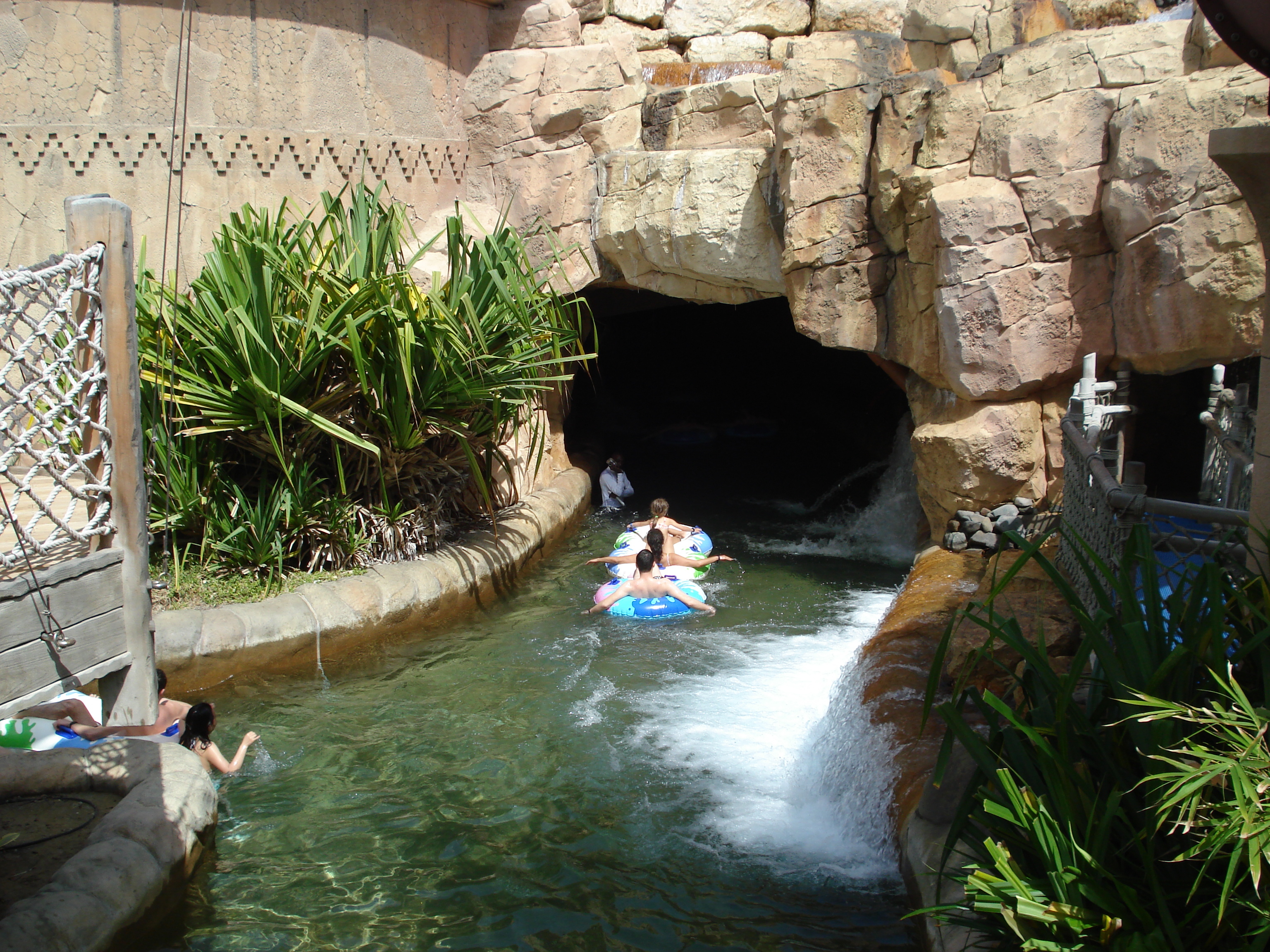 照片 阿联酋(United Arab Emirates) 迪拜(Dubai) 狂野干河水上乐园(Wild Wadi) 2007-03 35