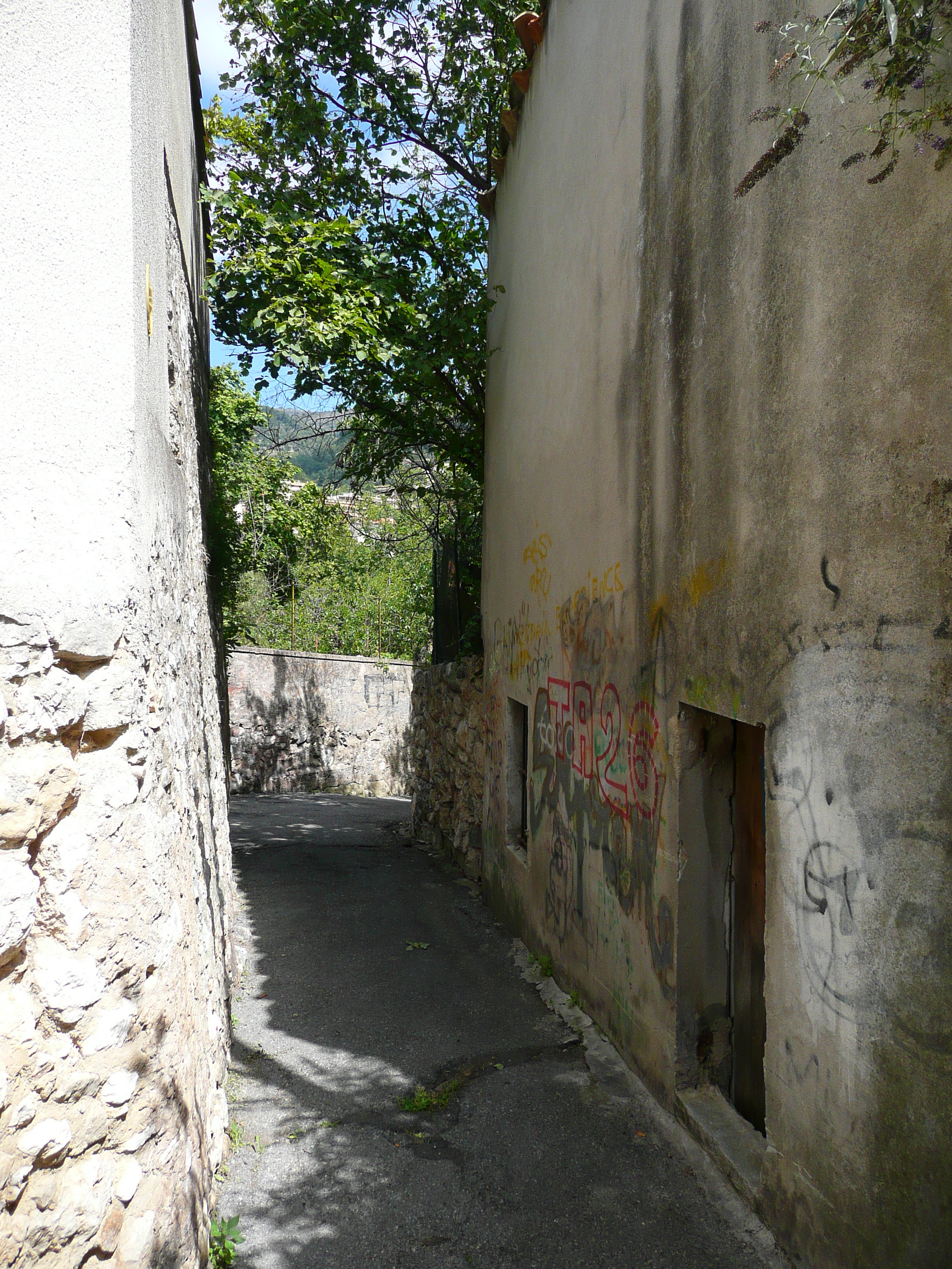 照片 法国(France) 旺斯(Vence) 伊斯纳尔大街(Avenue H. Isnard) 2007-07 16