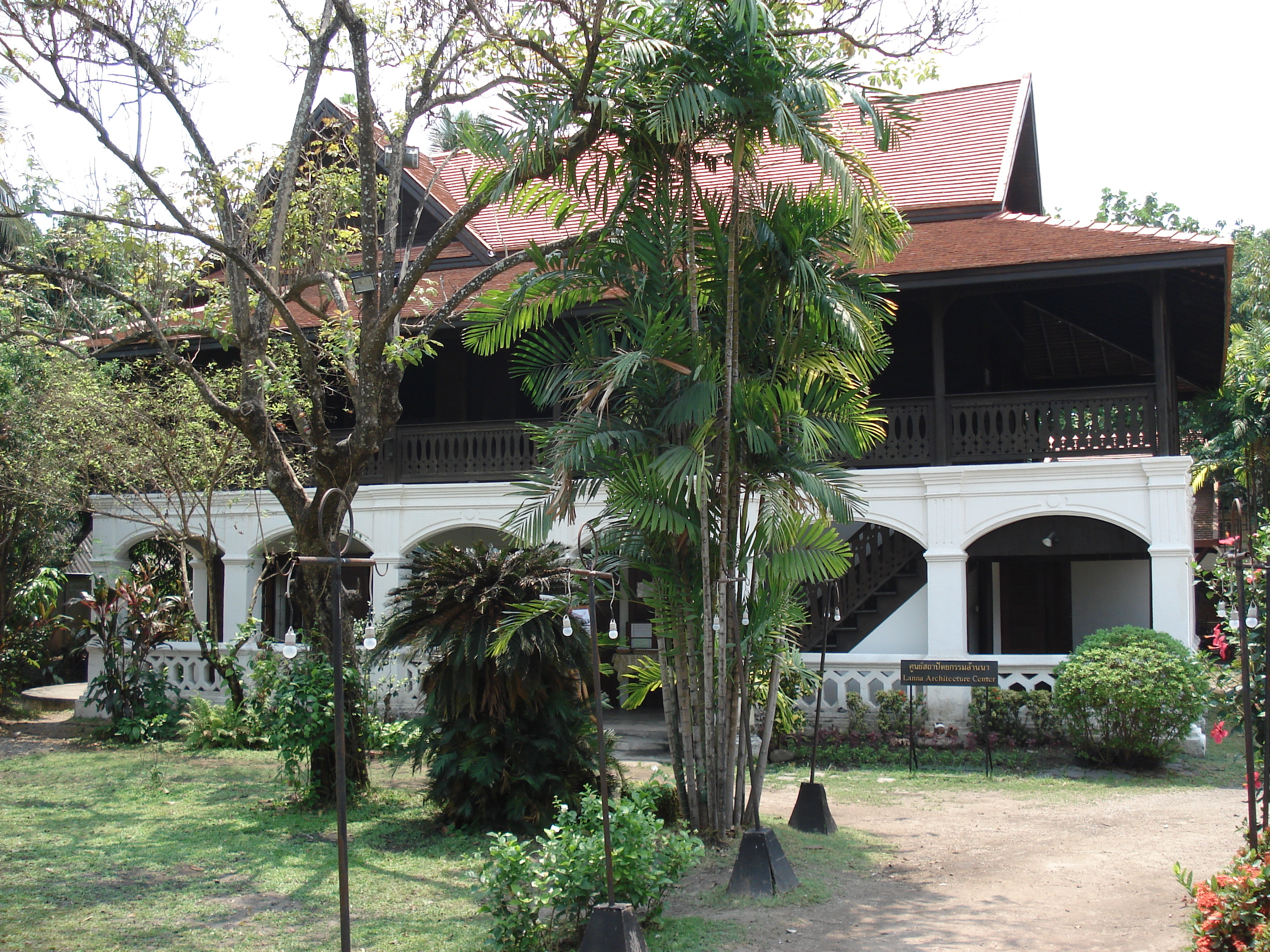 照片 泰国(Thailand) 清迈(Chiang Mai) 护城河内(Inside Canal) 拉查丹嫩路（步行街）(Rad Cha Dom Nurn (Walking Street)) 2006-04 37