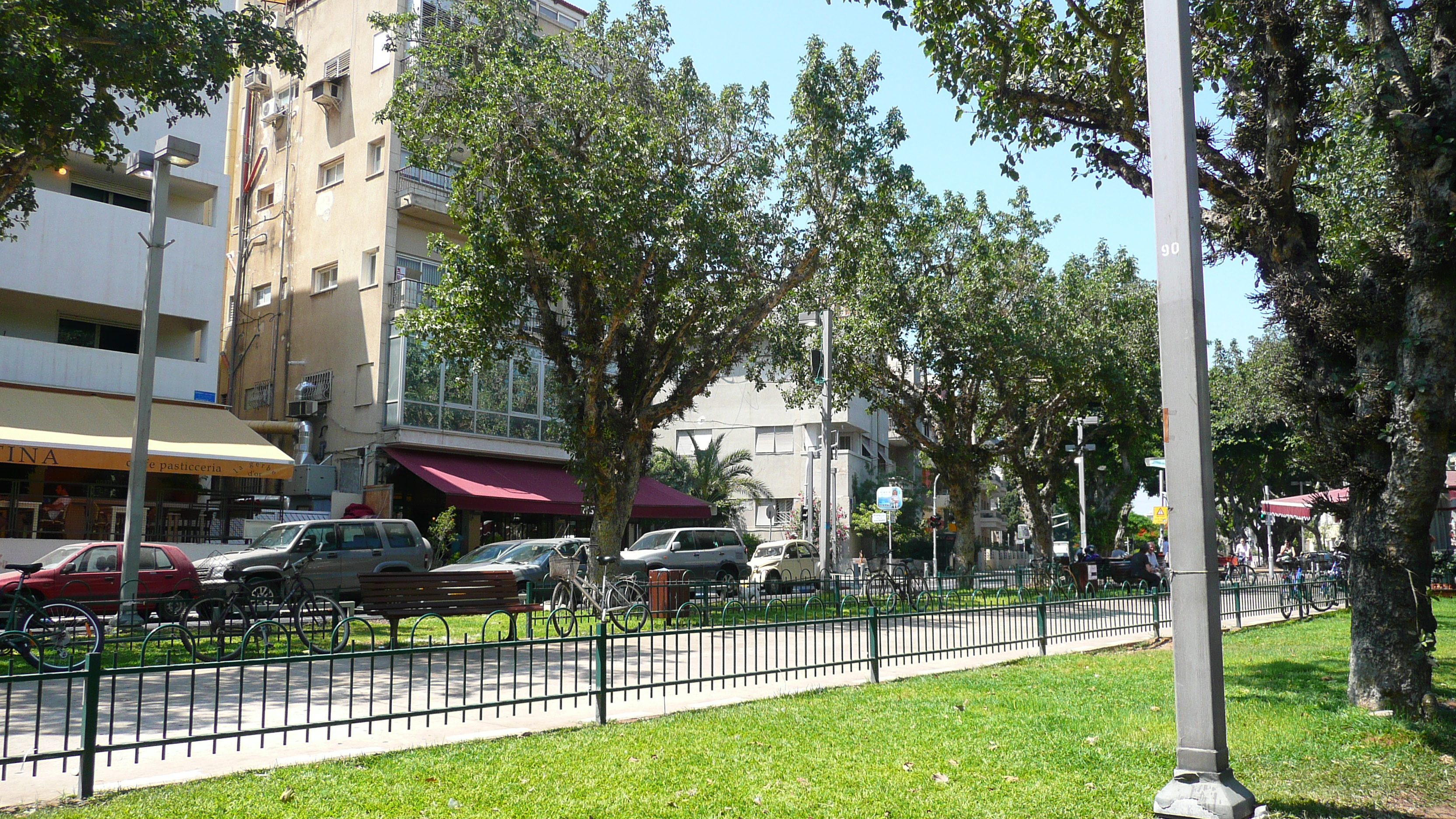 照片 以色列(Israel) 特拉维夫(Tel Aviv) 罗斯柴尔德大道(Rothschild Street) 2007-06 15