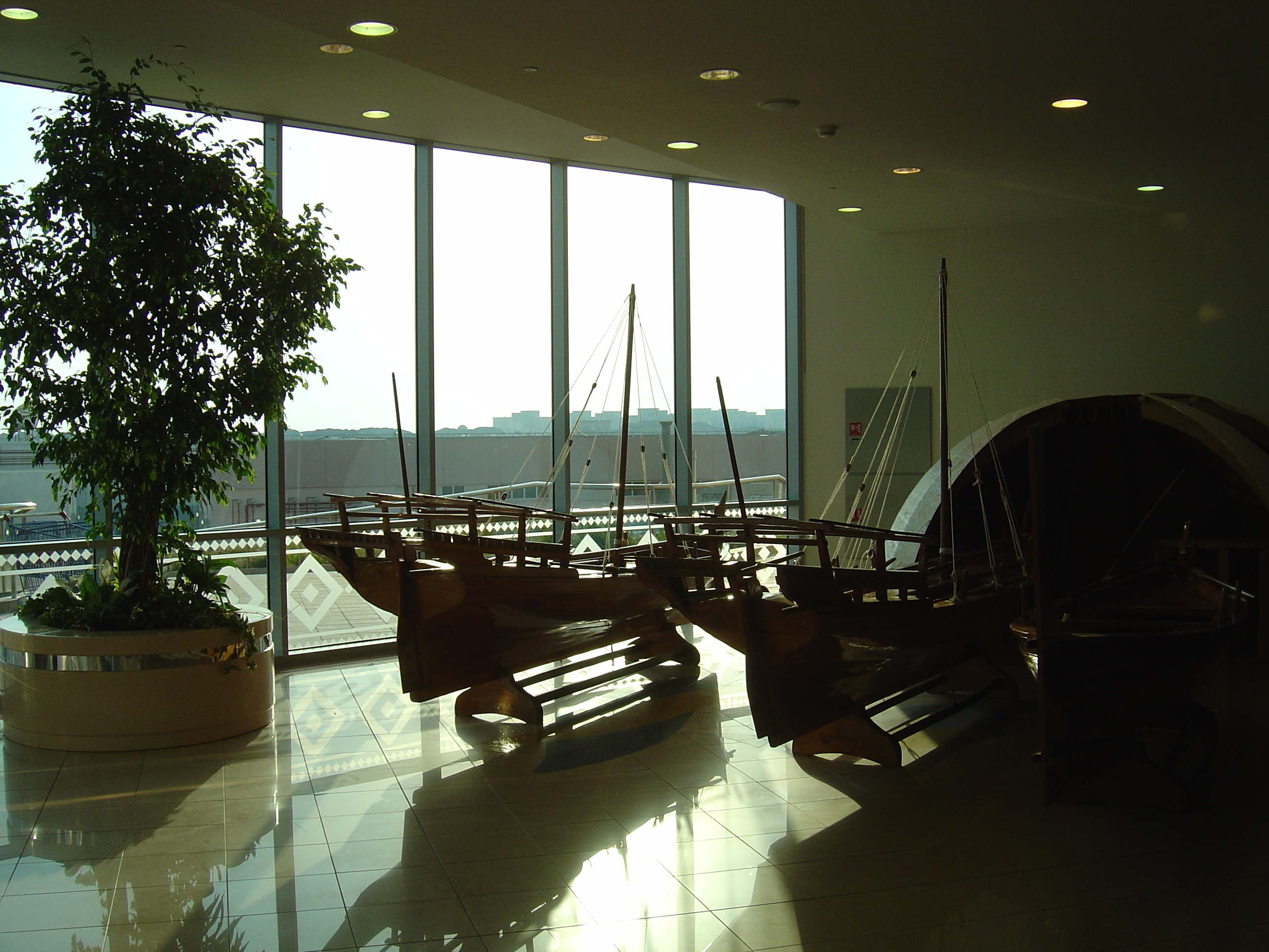照片 阿联酋(United Arab Emirates) 阿布扎比(Abu Dhabi) 码头购物中心(Marina Mall) 2005-09 11