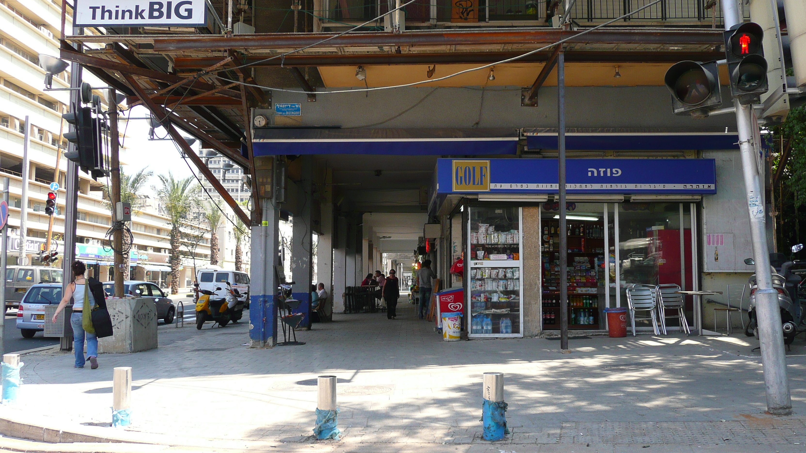 照片 以色列(Israel) 特拉维夫(Tel Aviv) 伊本·加比罗尔街(Ibn Gvirol Street) 2007-06 17