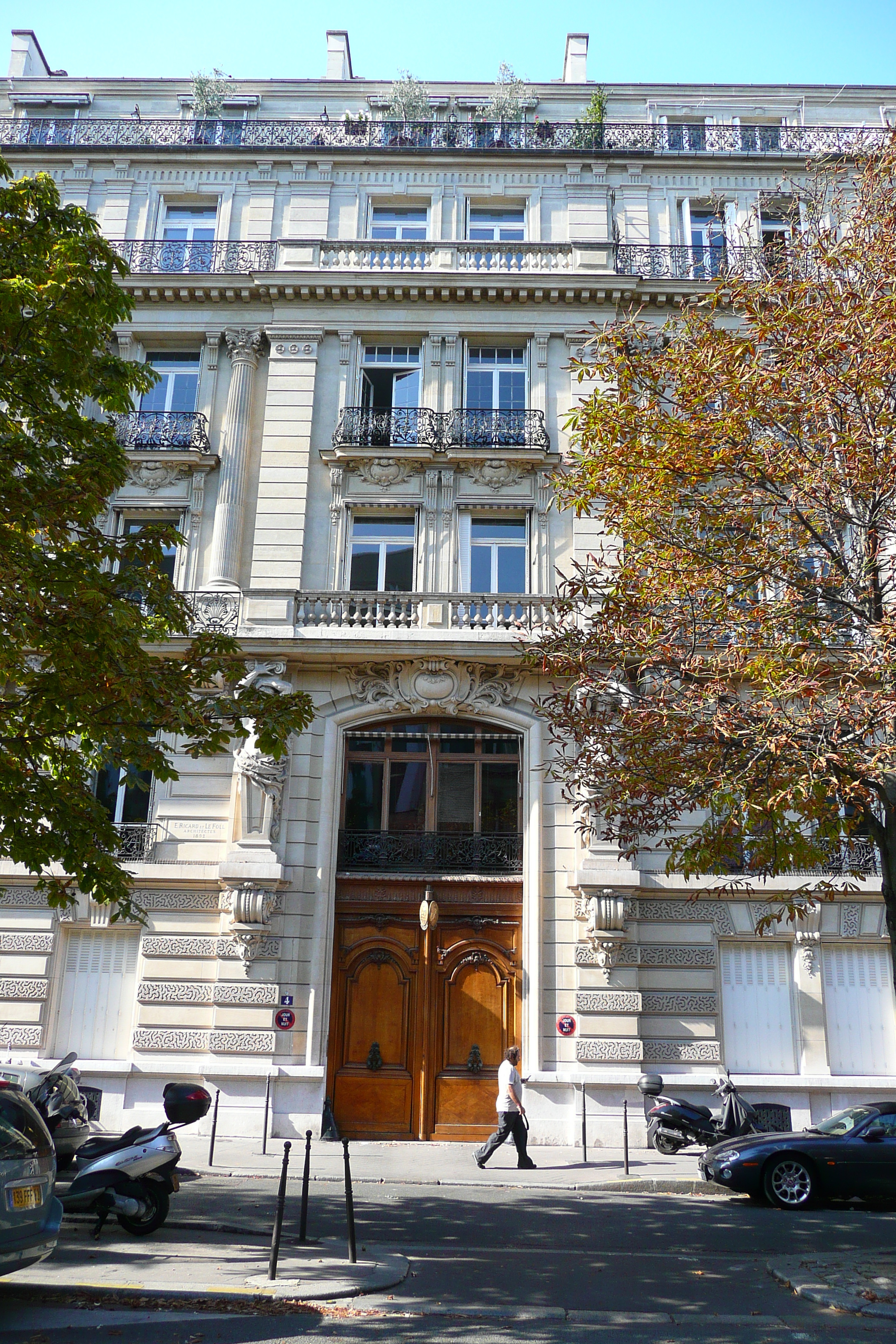 照片 法国(France) 巴黎(Paris) 奥什大街(Avenue Hoche) 2007-09 26