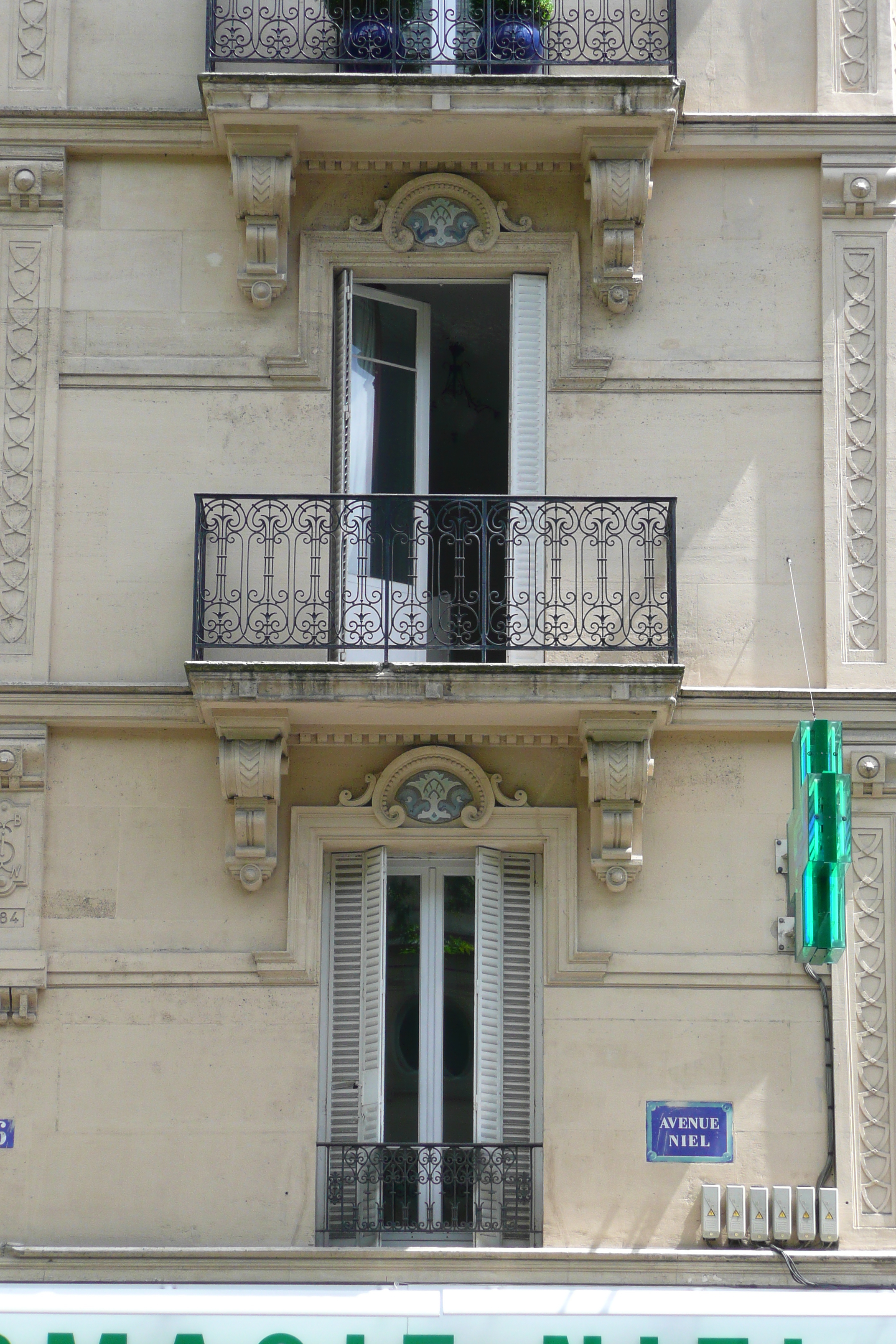 照片 法国(France) 巴黎(Paris) 尼尔大街(Avenue Niel) 2007-06 19