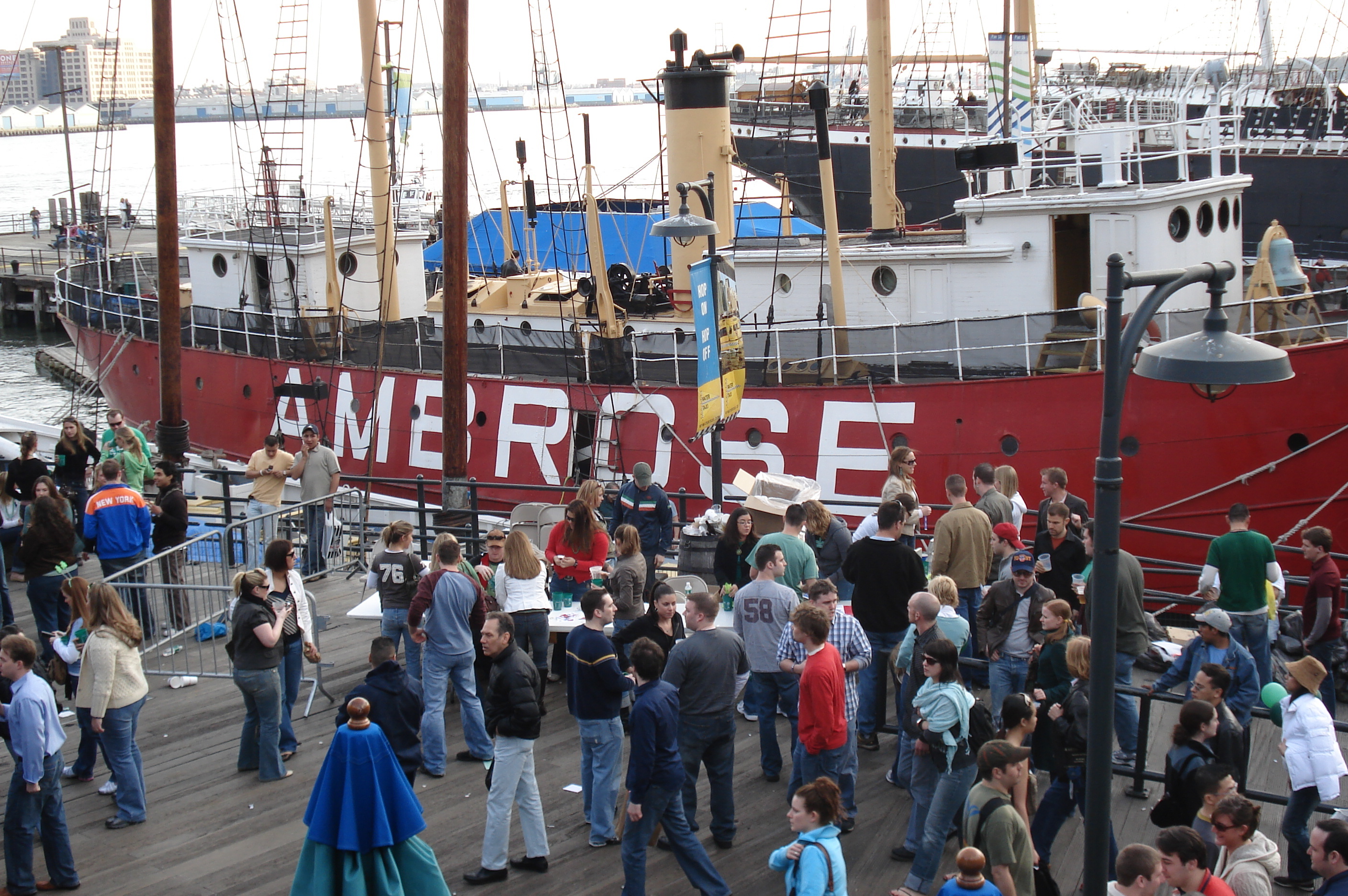 照片 美国(United States) 纽约(New York) 南街海港(South Street seaport) 2006-03 44