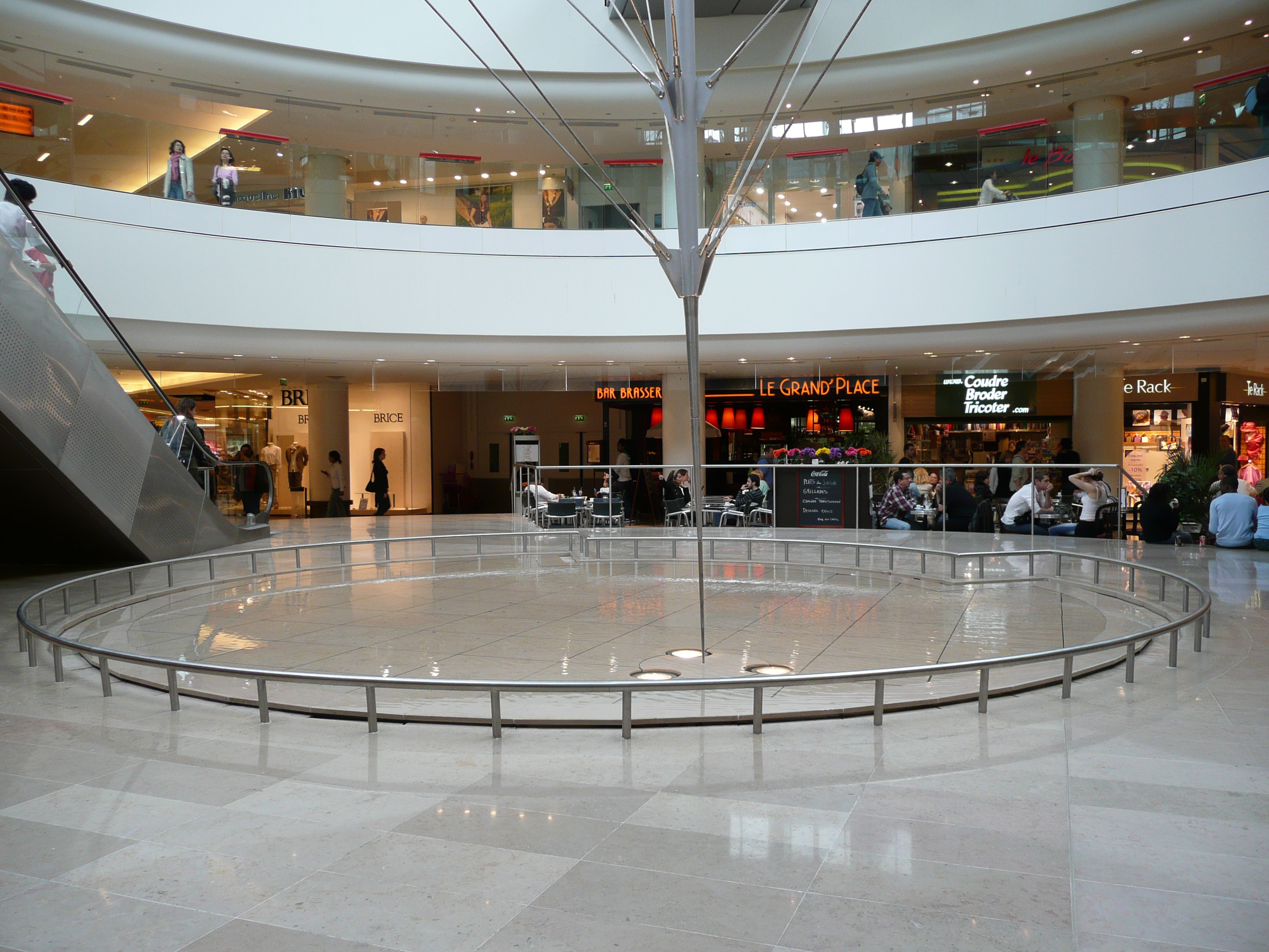 照片 法国(France) 巴黎(Paris) 拉德芳斯(La Defense) 四季购物中心(Les Quatre Temps) 2007-05 50