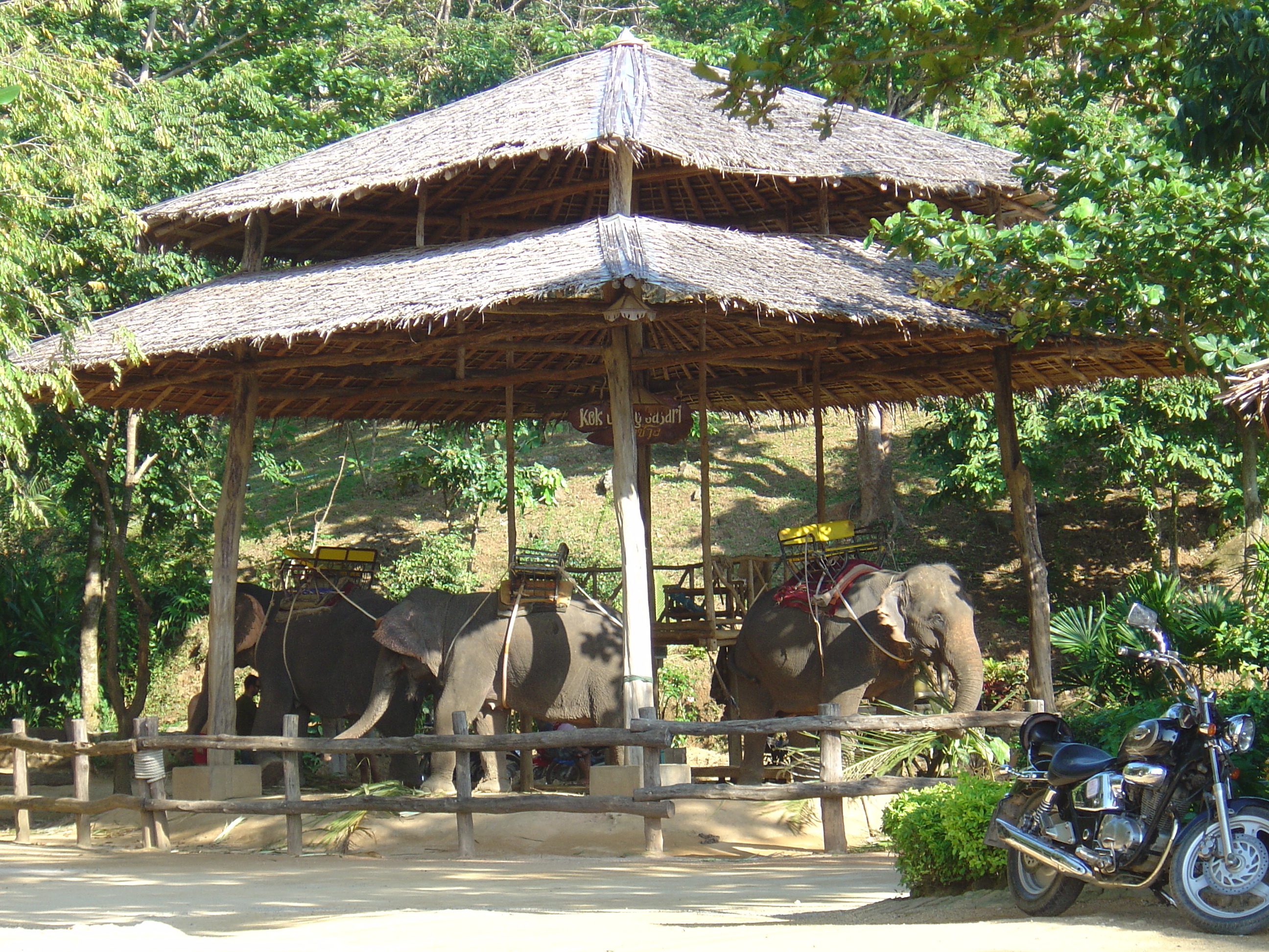 照片 泰国(Thailand) 普吉岛(Phuket) 卡塔卡伦观景台(Kata Karon Viewpoint) 2005-12 10