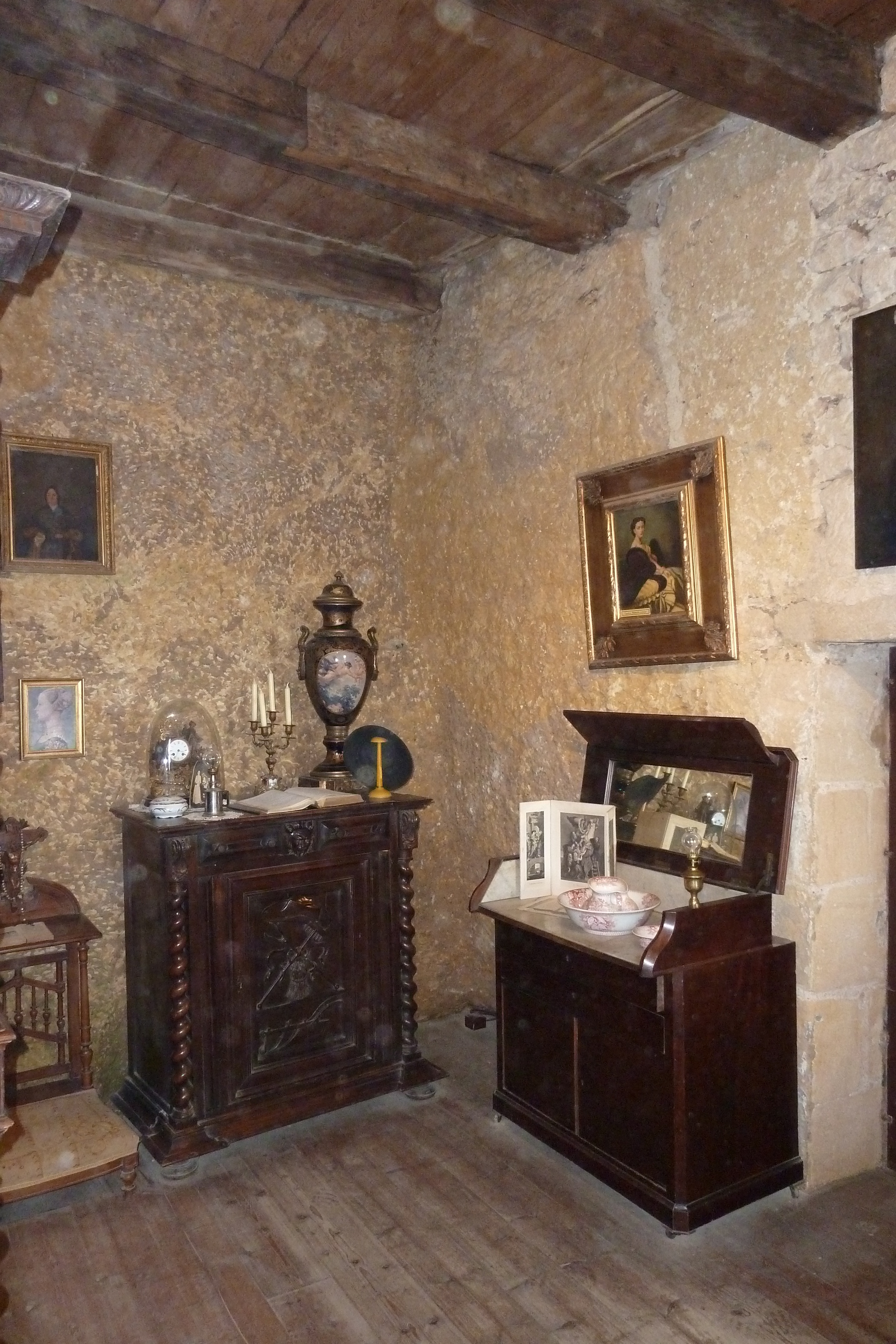照片 法国(France) 雷尼亚克堡垒屋(Maison Forte de Reignac) 2010-08 19