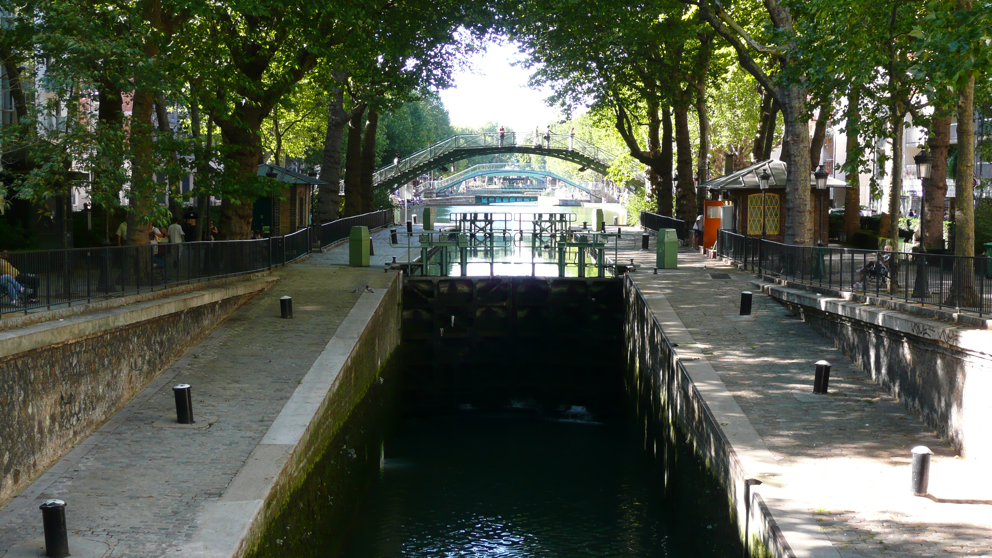 照片 法国(France) 巴黎(Paris) 圣马丁运河(Canal St Martin) 2007-08 23