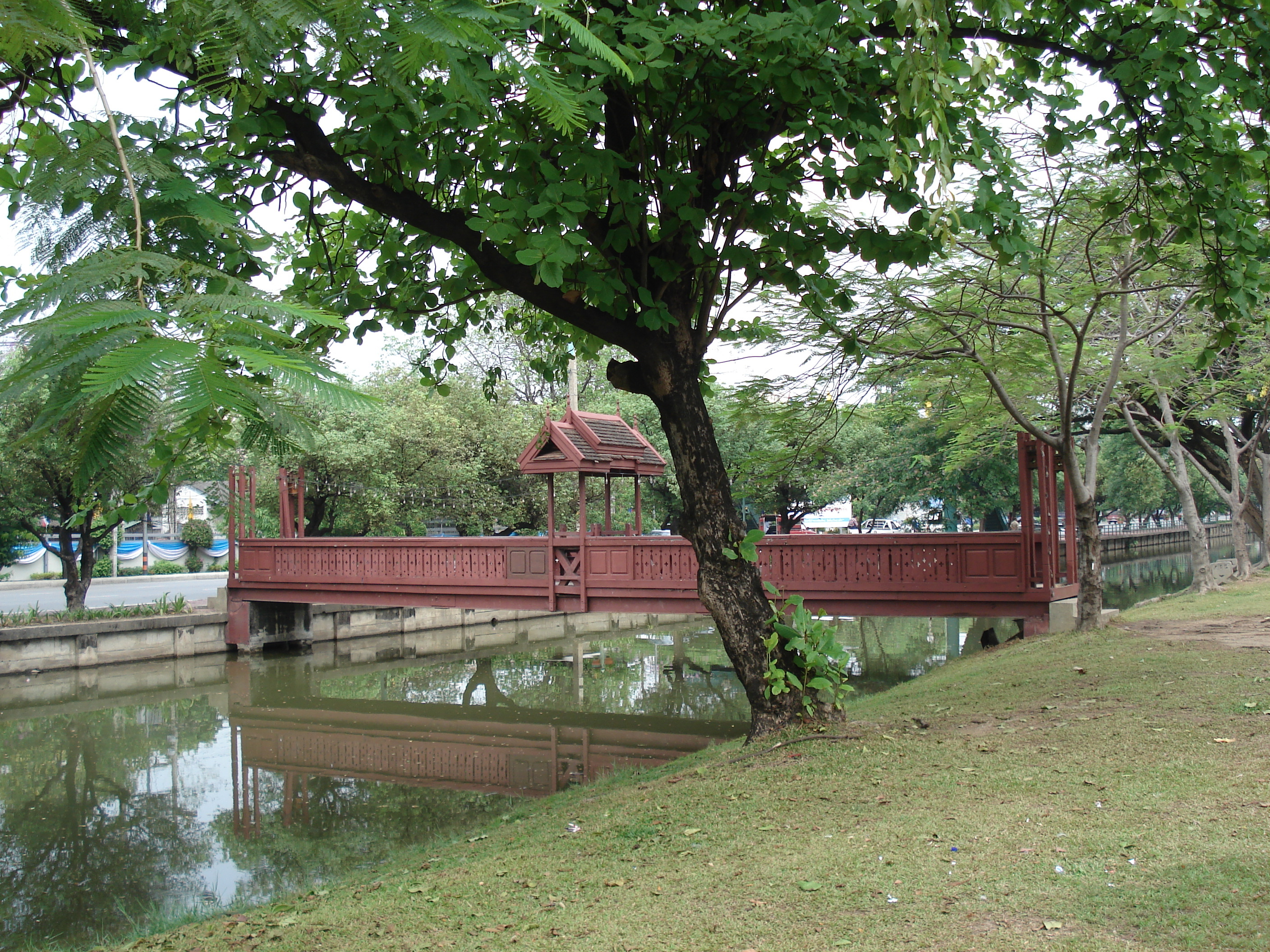 照片 泰国(Thailand) 清迈(Chiang Mai) 护城河内(Inside Canal) 阿拉路（护城河）(Arrak Road(Canal)) 2006-04 6