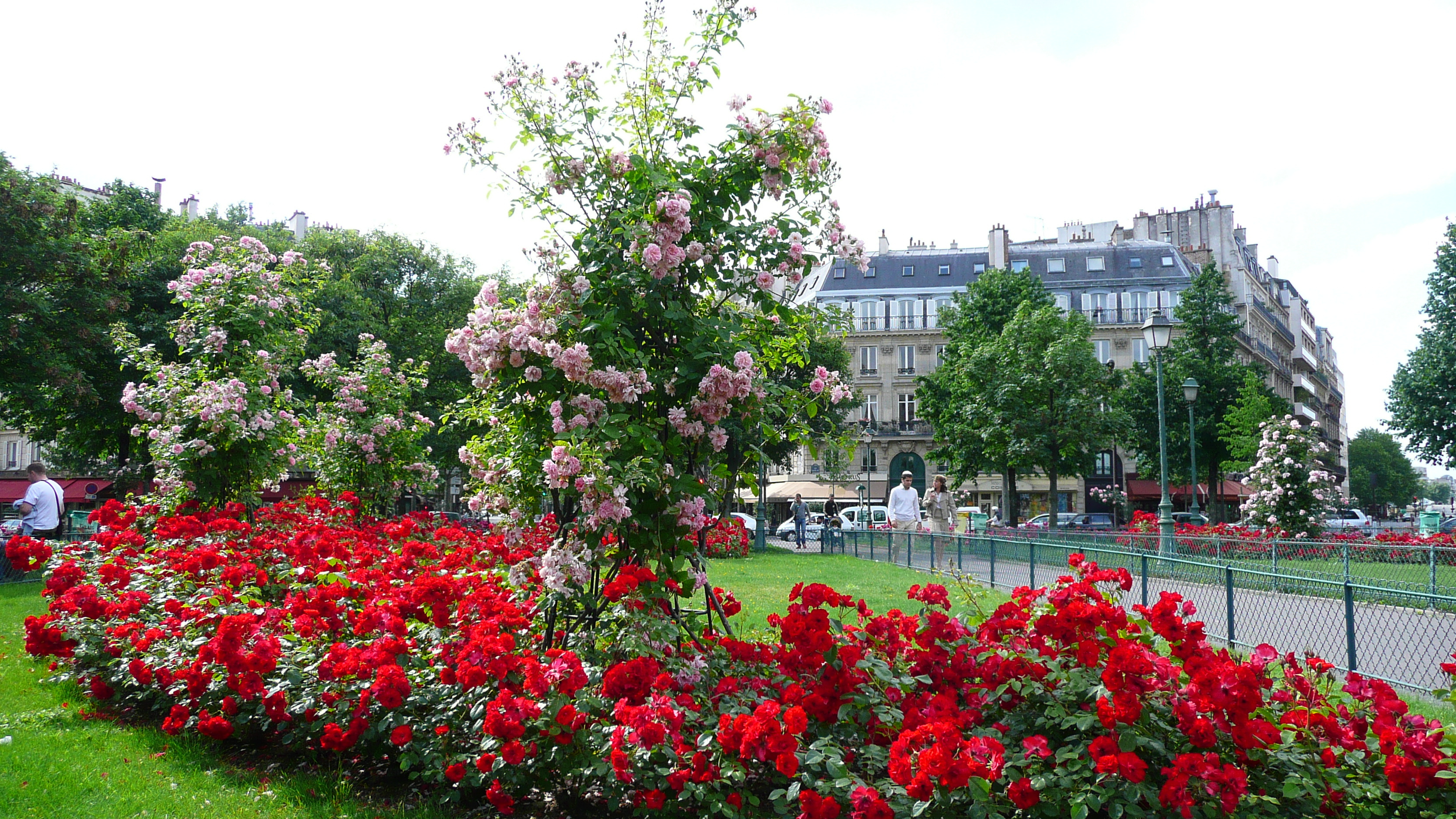 照片 法国(France) 巴黎(Paris) 第十七区(17th Arrondissement) 佩雷尔广场(Place Pereire) 2007-05 35