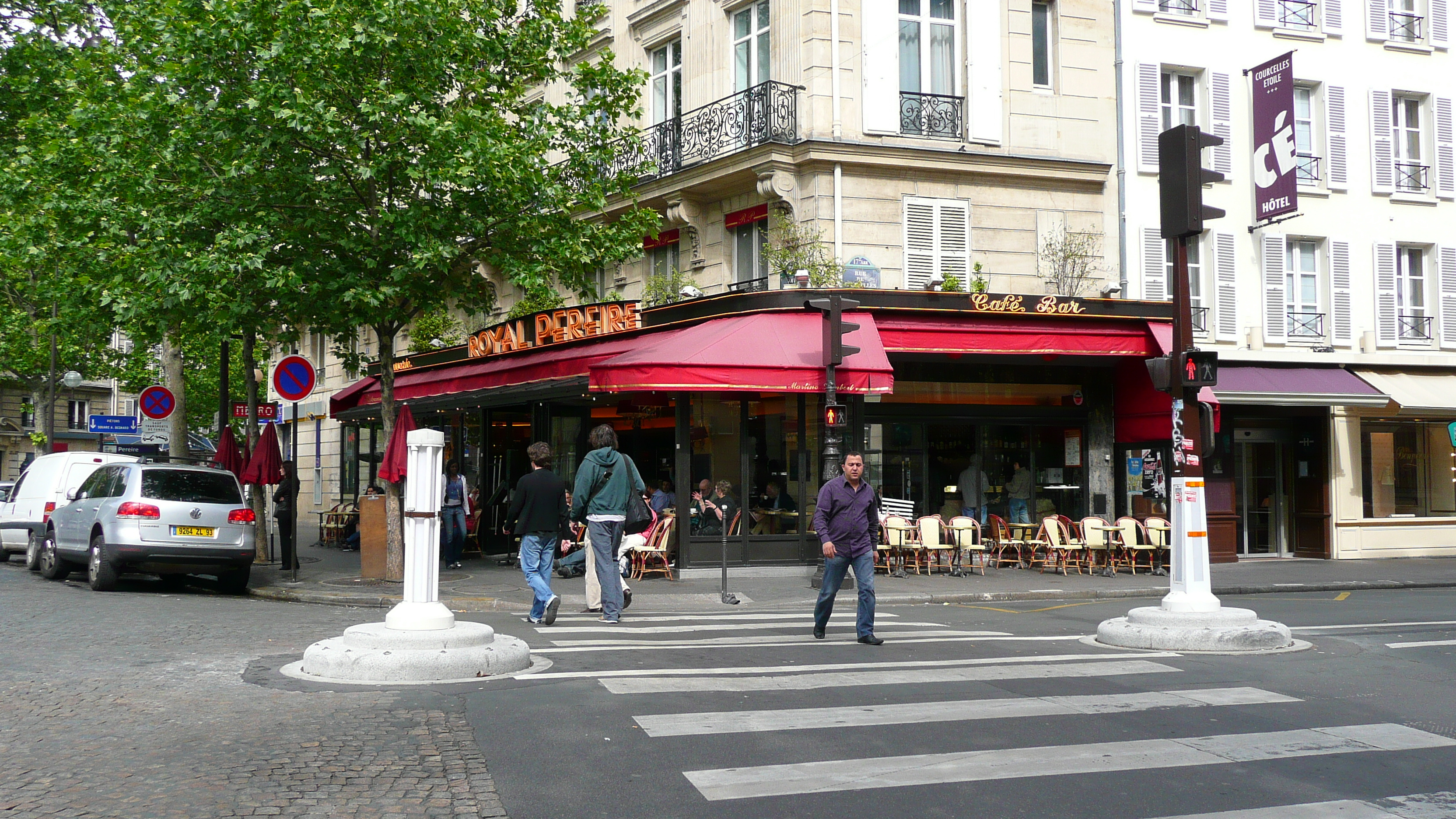 照片 法国(France) 巴黎(Paris) 第十七区(17th Arrondissement) 佩雷尔广场(Place Pereire) 2007-05 45