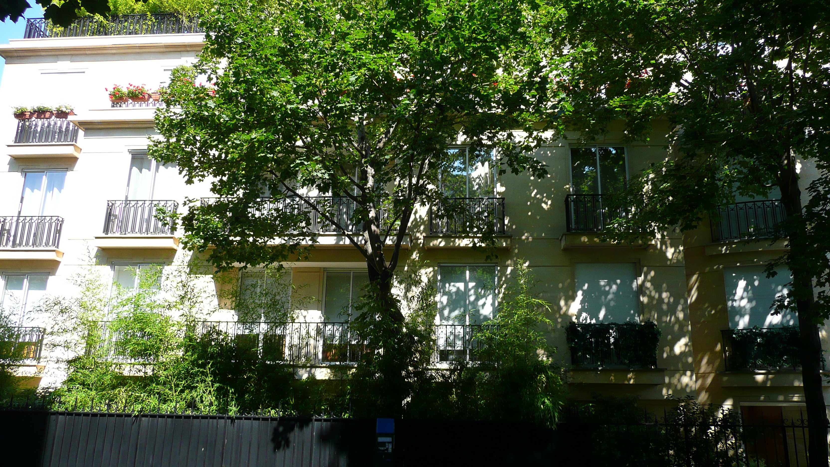 照片 法国(France) 巴黎(Paris) 第十六区(16th Arrondissement) 阿尔贝里克·马尼亚尔街(Rue Alberic Magnard) 2007-08 16