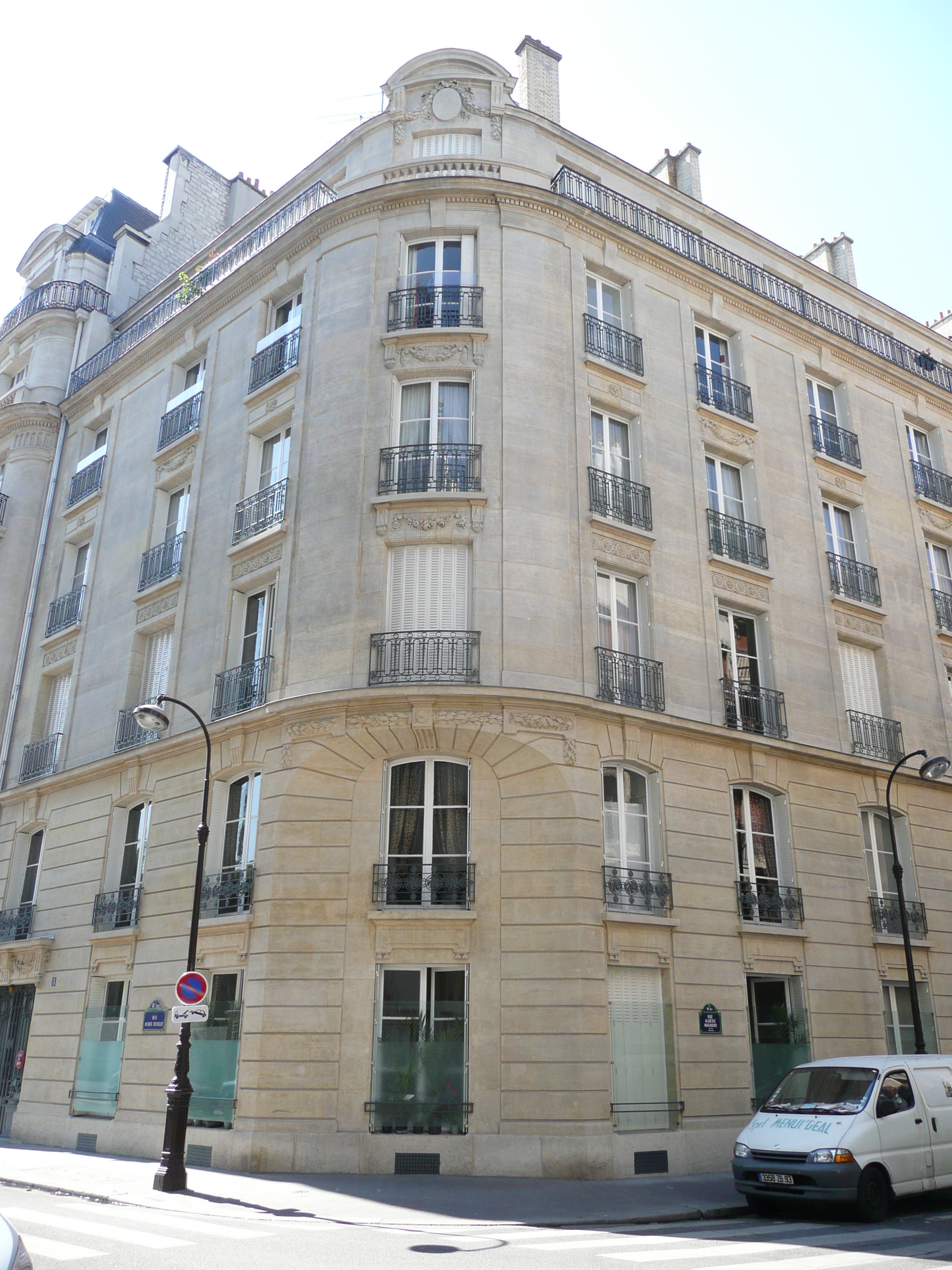 照片 法国(France) 巴黎(Paris) 第十六区(16th Arrondissement) 阿尔贝里克·马尼亚尔街(Rue Alberic Magnard) 2007-08 24