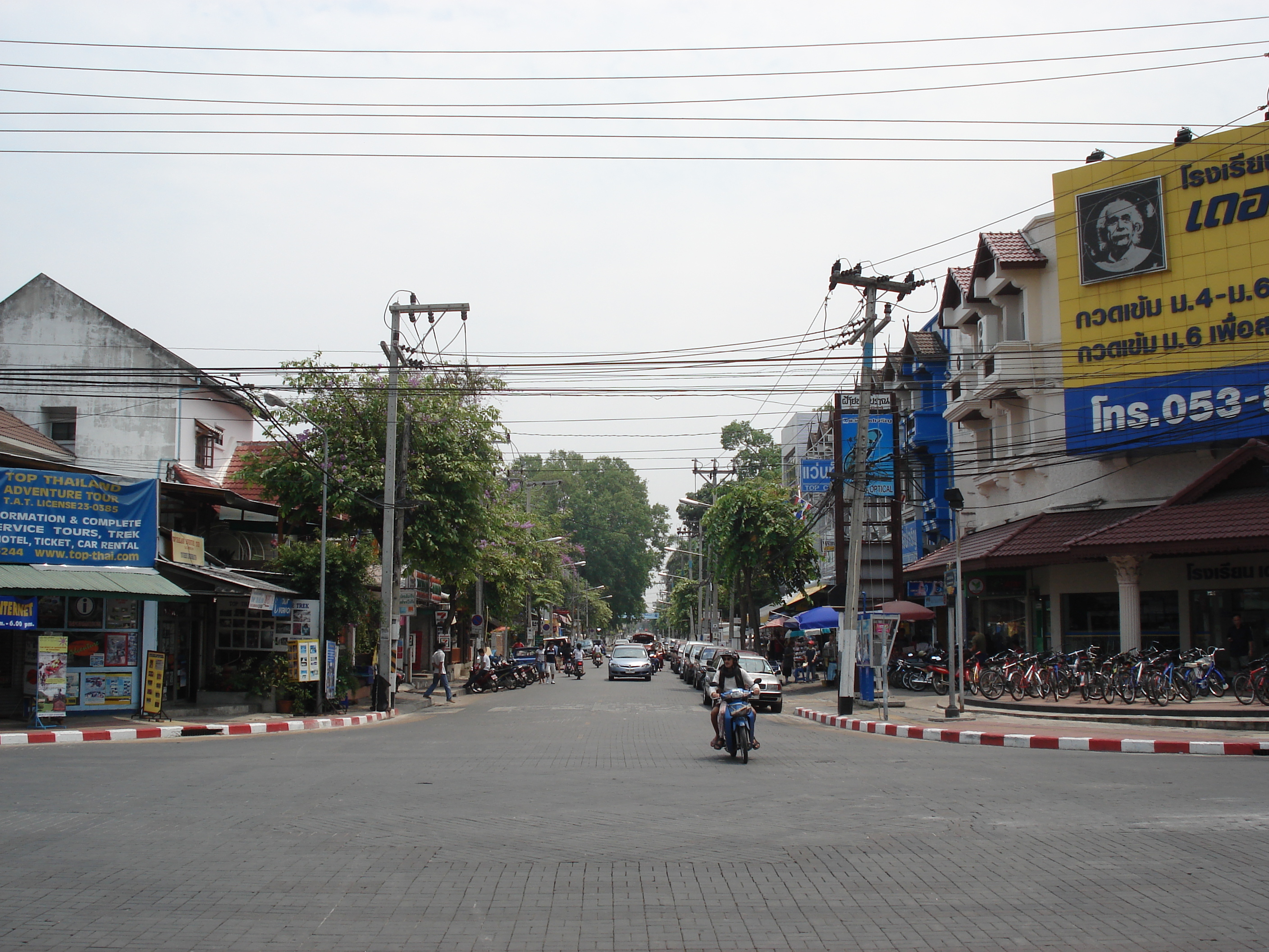 照片 泰国(Thailand) 清迈(Chiang Mai) 护城河内(Inside Canal) 拉查丹嫩路（步行街）(Rad Cha Dom Nurn (Walking Street)) 2006-04 41