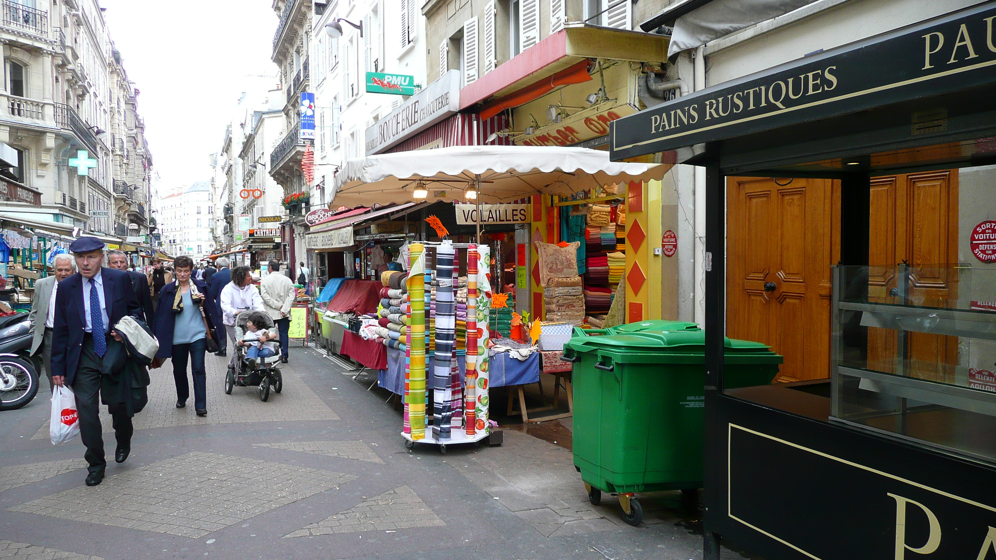 照片 法国(France) 巴黎(Paris) 第十七区(17th Arrondissement) 莱维街(Rue Levis) 2007-05 41