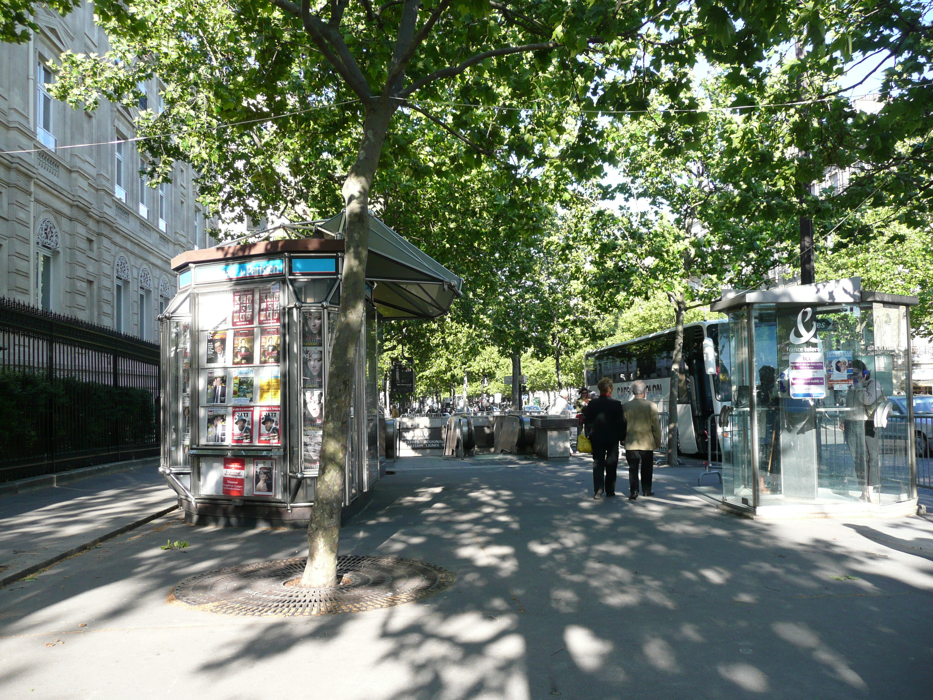 照片 法国(France) 巴黎(Paris) 星形广场和凯旋门(Etoile and Arc de Triomphe) 2007-05 57