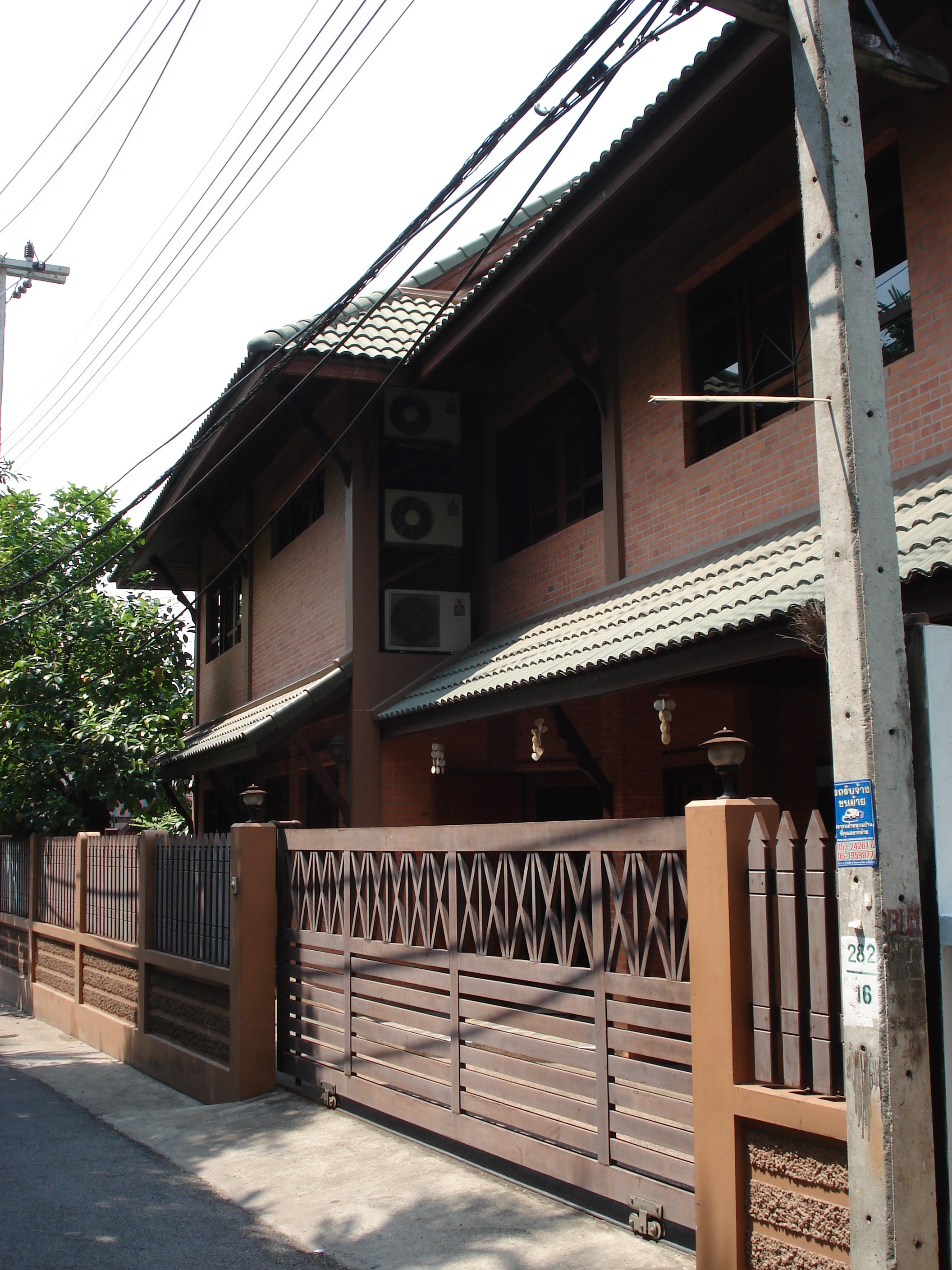 照片 泰国(Thailand) 清迈(Chiang Mai) 护城河内(Inside Canal) 2006-04 54