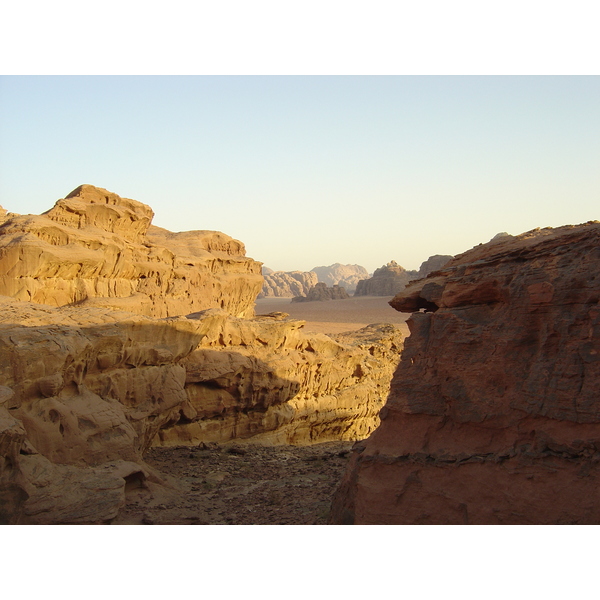 照片 约旦(Jordan) 瓦迪拉姆沙漠(Wadi Rum Desert) 2004-10 37