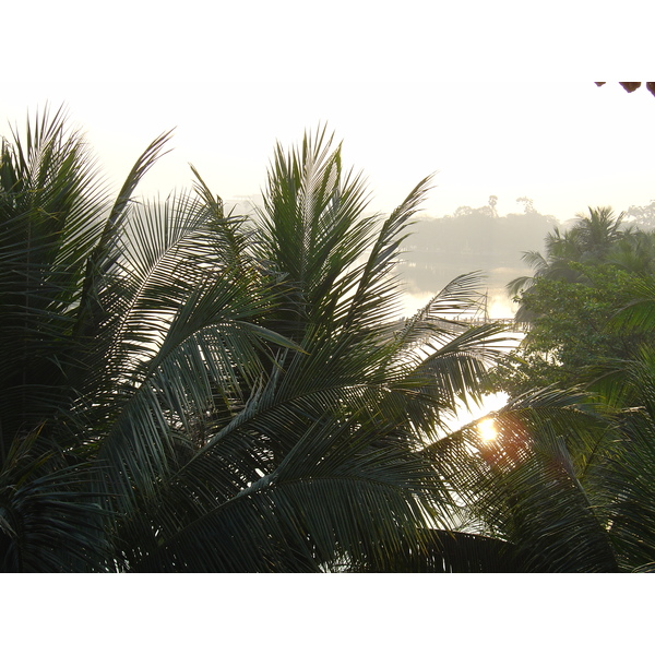 照片 缅甸(Myanmar) 仰光(Yangon) 甘达基宫殿酒店(Kandawgyi Palace Hotel) 2005-01 0