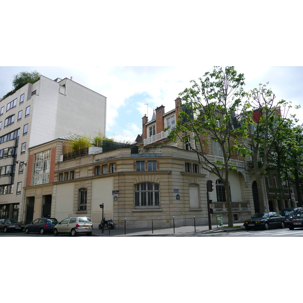 照片 法国(France) 巴黎(Paris) 第十七区(17th Arrondissement) 佩雷尔大道(Boulevard Pereire) 2007-05 16