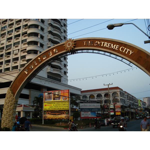 照片 泰国(Thailand) 宗甸(Jomtien) 塔帕亚路(Thappraya) 2008-01 51