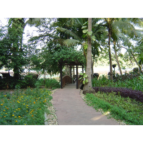 照片 缅甸(Myanmar) 仰光(Yangon) 甘达基宫殿酒店(Kandawgyi Palace Hotel) 2005-01 12