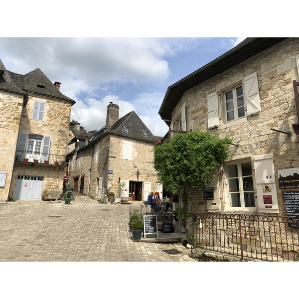照片 法国(France) 蒂雷讷(Turenne) 2018-04 125