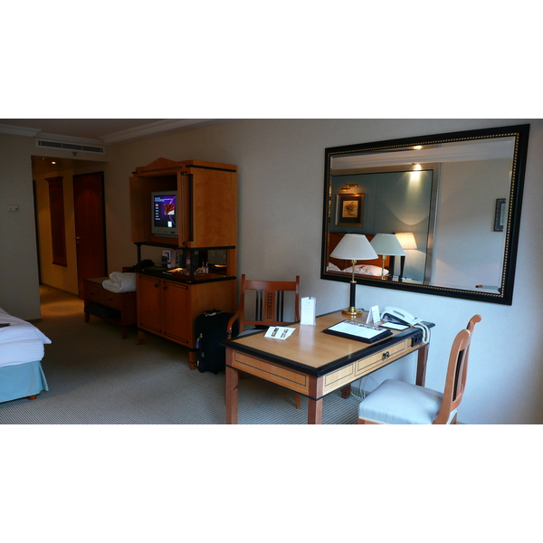 照片 匈牙利(Hungary) 布达佩斯(Budapest) 科尔维努斯凯宾斯基酒店(Kempinski Hotel Corvinus) 2007-06 0