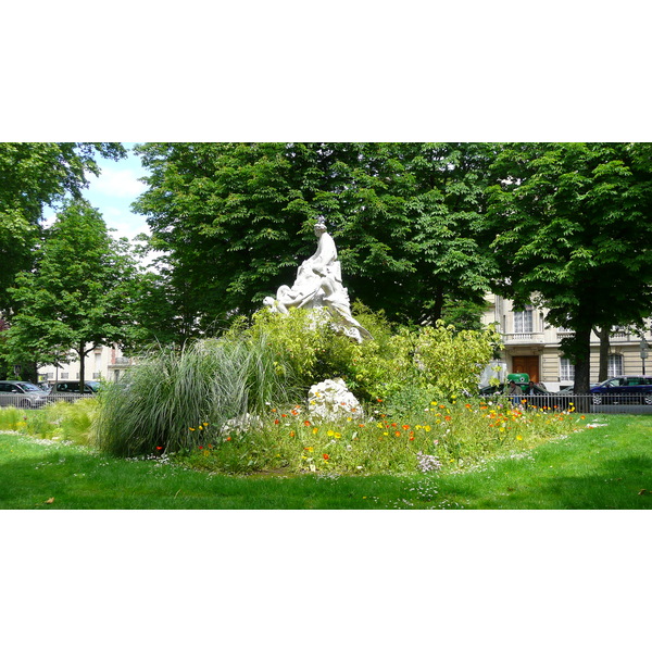 照片 法国(France) 巴黎(Paris) 第十七区(17th Arrondissement) 马勒泽布广场(Place Malesherbes) 2007-05 28