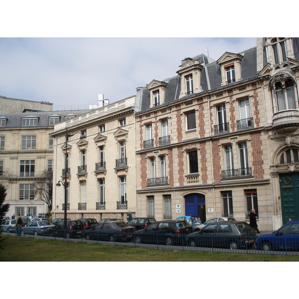 照片 法国(France) 巴黎(Paris) 第十七区(17th Arrondissement) 马勒泽布广场(Place Malesherbes) 2006-03 4