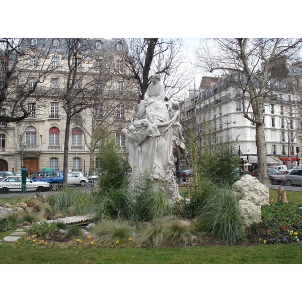 照片 法国(France) 巴黎(Paris) 第十七区(17th Arrondissement) 马勒泽布广场(Place Malesherbes) 2006-03 7