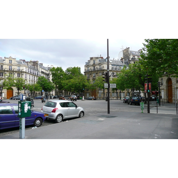 照片 法国(France) 巴黎(Paris) 第十七区(17th Arrondissement) 瓦格拉姆广场(Place Wagram) 2007-05 11