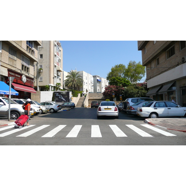 照片 以色列(Israel) 特拉维夫(Tel Aviv) 国家广场(Kikar Hamedina) 2007-06 28
