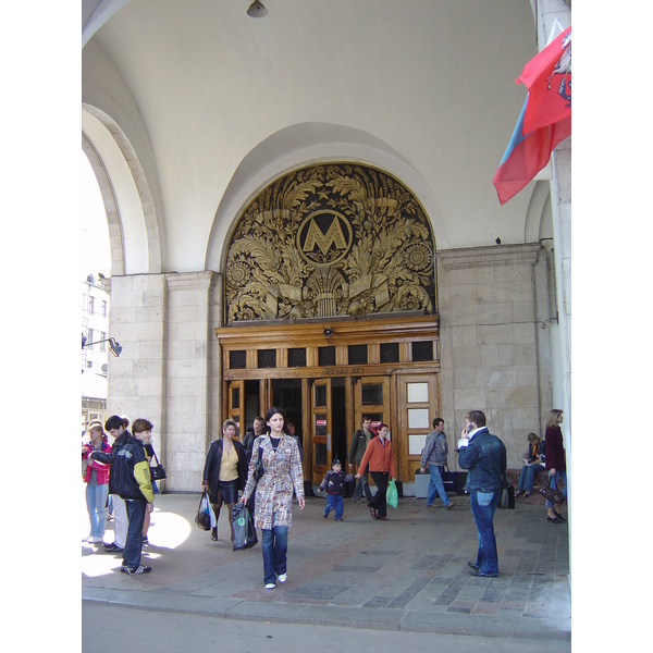 照片 俄罗斯(Russia) 莫斯科(Moscow) 特维尔大街(Tverskaya Street) 2005-04 41