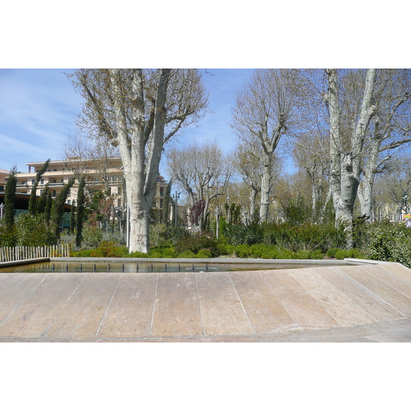 照片 法国(France) 普罗旺斯地区艾克斯(Aix en Provence) 戴高乐将军广场(Place du General de Gaulle) 2008-04 23