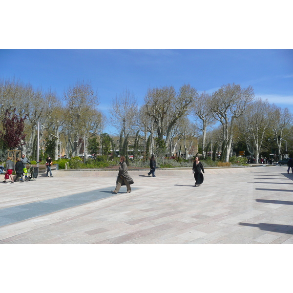 照片 法国(France) 普罗旺斯地区艾克斯(Aix en Provence) 戴高乐将军广场(Place du General de Gaulle) 2008-04 21
