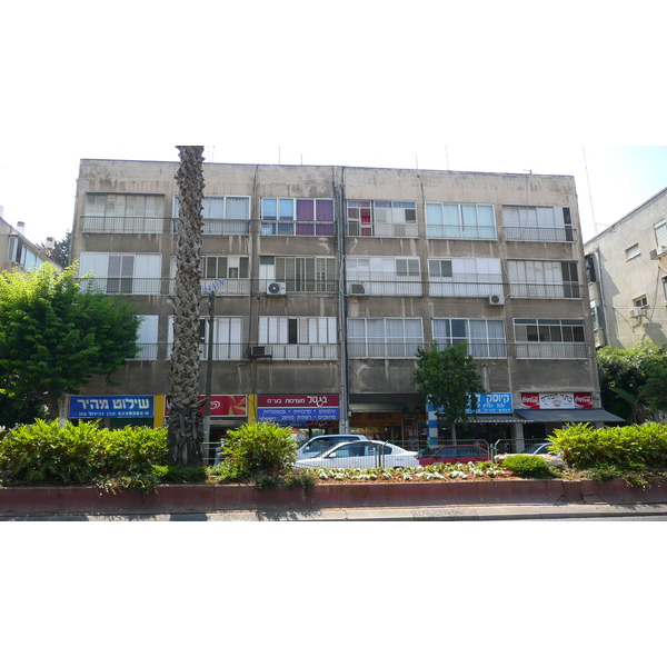 照片 以色列(Israel) 特拉维夫(Tel Aviv) 伊本·加比罗尔街(Ibn Gvirol Street) 2007-06 64