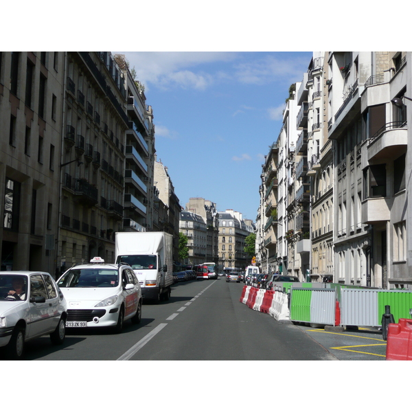 照片 法国(France) 巴黎(Paris) 第十七区(17th Arrondissement) 茹弗鲁瓦·达邦街(Rue Jouffroy d'Abbans) 2007-05 42