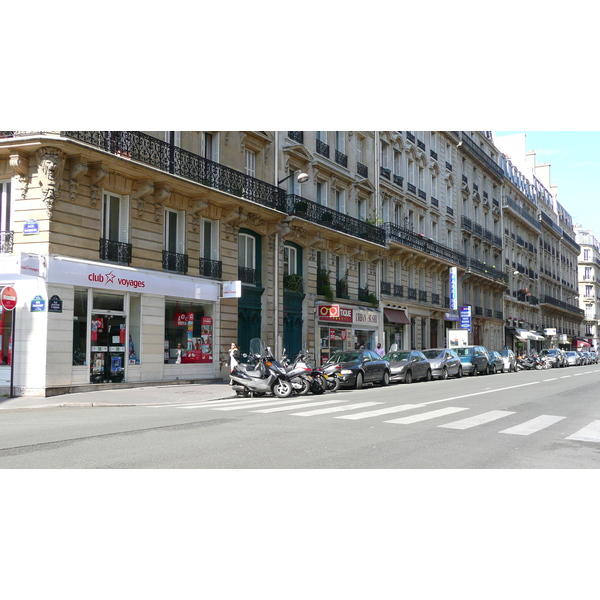 照片 法国(France) 巴黎(Paris) 第十七区(17th Arrondissement) 茹弗鲁瓦·达邦街(Rue Jouffroy d'Abbans) 2007-05 55