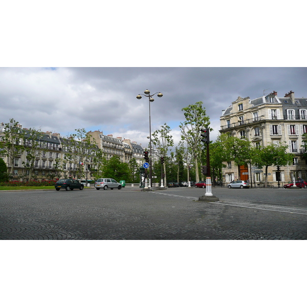 照片 法国(France) 巴黎(Paris) 第十七区(17th Arrondissement) 瓦格拉姆广场(Place Wagram) 2007-05 1