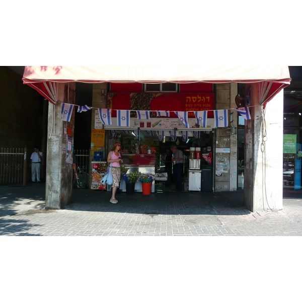 照片 以色列(Israel) 特拉维夫(Tel Aviv) 伊本·加比罗尔街(Ibn Gvirol Street) 2007-06 12