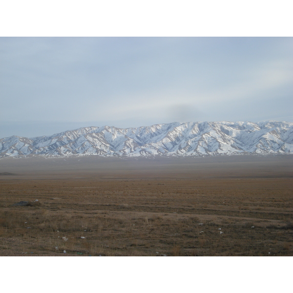 照片 哈萨克斯坦(Kazakhstan) 阿拉木图至恰伦峡谷公路(Almaty to Charyn Canyon road) 2007-03 114