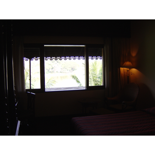 照片 缅甸(Myanmar) 仰光(Yangon) 甘达基宫殿酒店(Kandawgyi Palace Hotel) 2005-01 15
