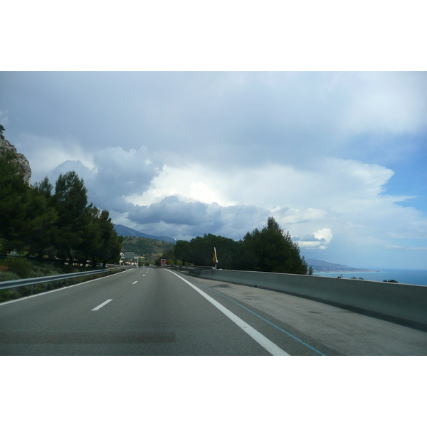 照片 法国(France) 蔚蓝海岸(French Riviera) 尼斯至芒通公路(Nice to Menton road) 2008-03 34
