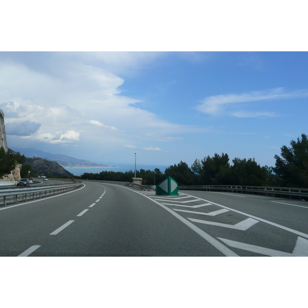 照片 法国(France) 蔚蓝海岸(French Riviera) 尼斯至芒通公路(Nice to Menton road) 2008-03 0