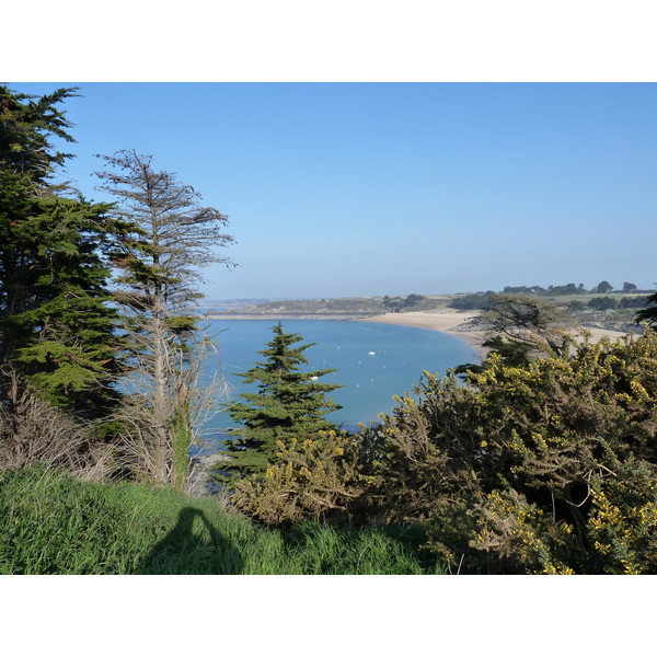 照片 法国(France) 圣库隆(St Coulomb) 2010-04 27